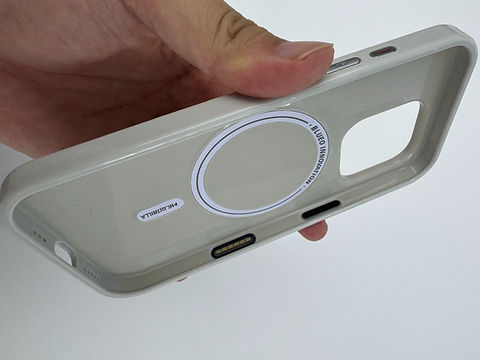 iPhone-16-Pro-Max---Apple---Q-Series-2024---Silicon---Magsafe